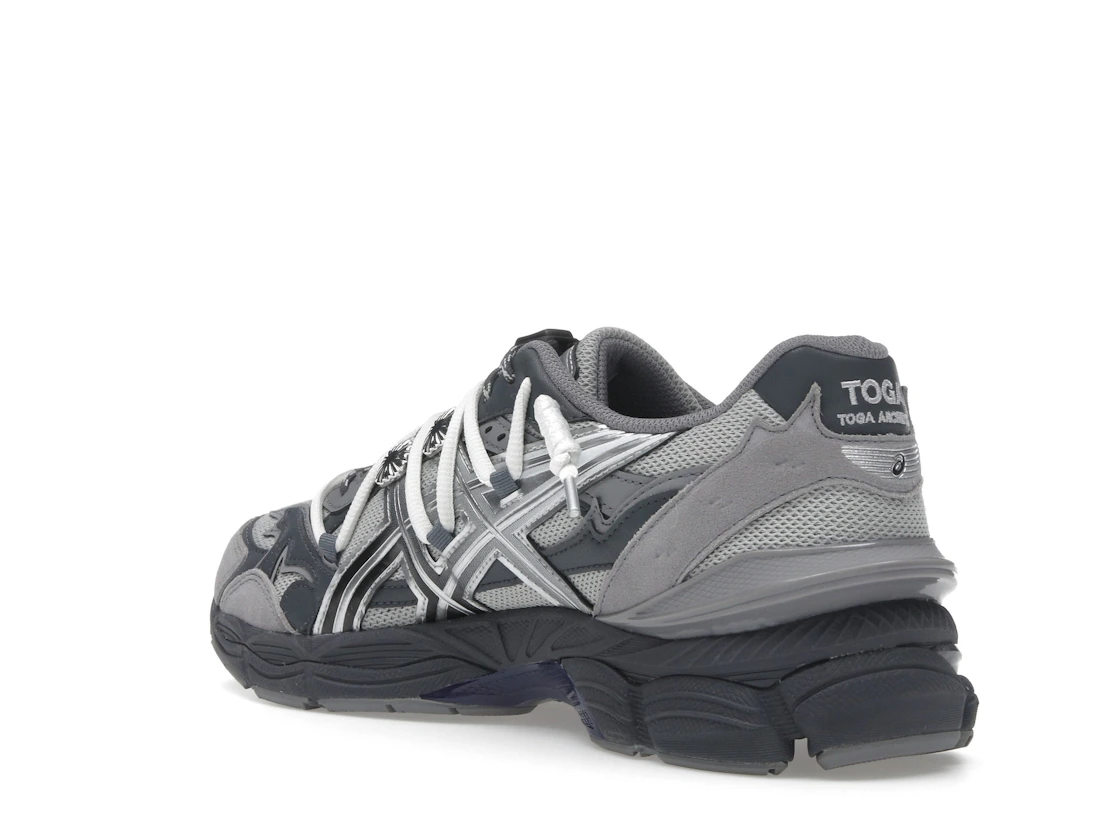 Vue 24 de ASICS Gel-Cumulus 16 TOGA Grey Black Pure Silver