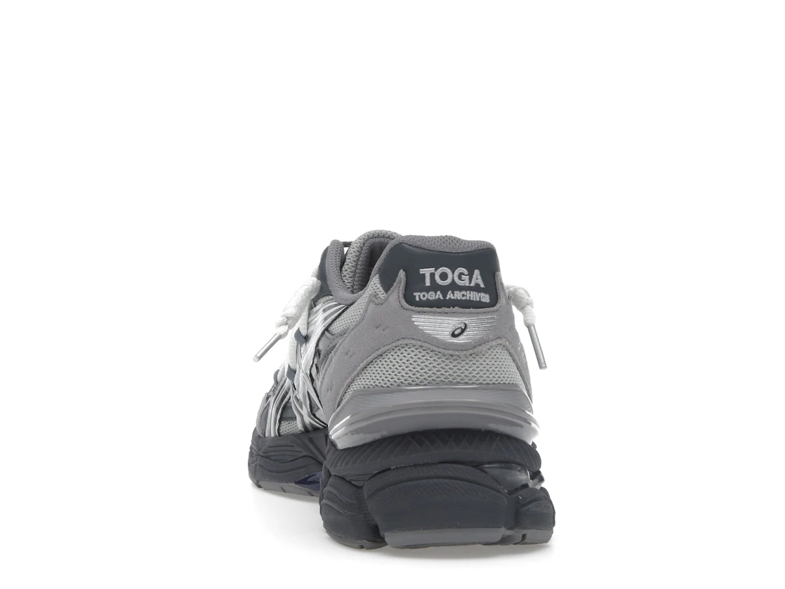Vue 27 de ASICS Gel-Cumulus 16 TOGA Grey Black Pure Silver