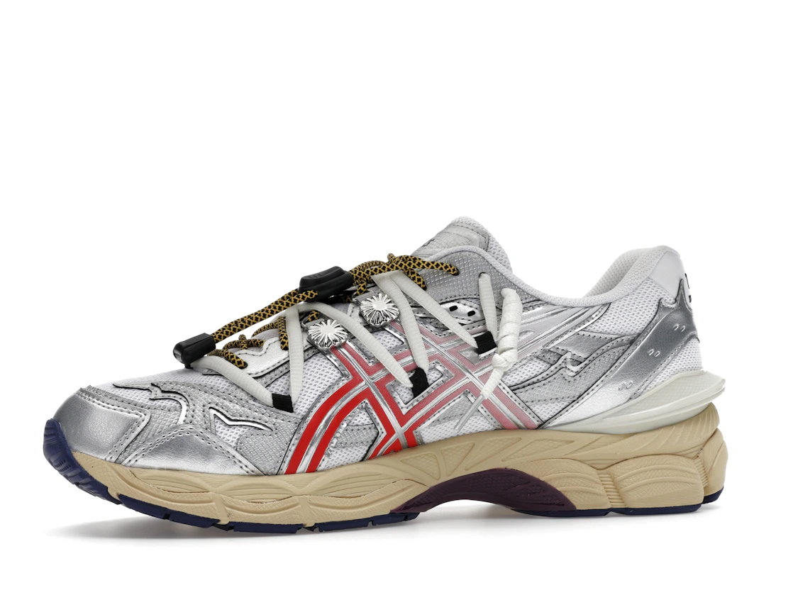 Vue 17 de ASICS Gel-Cumulus 16 TOGA White Red Pure Silver
