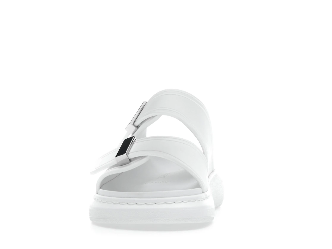 Vue 11 de Alexander McQueen Hybrid Buckled Rubber Sandals White 