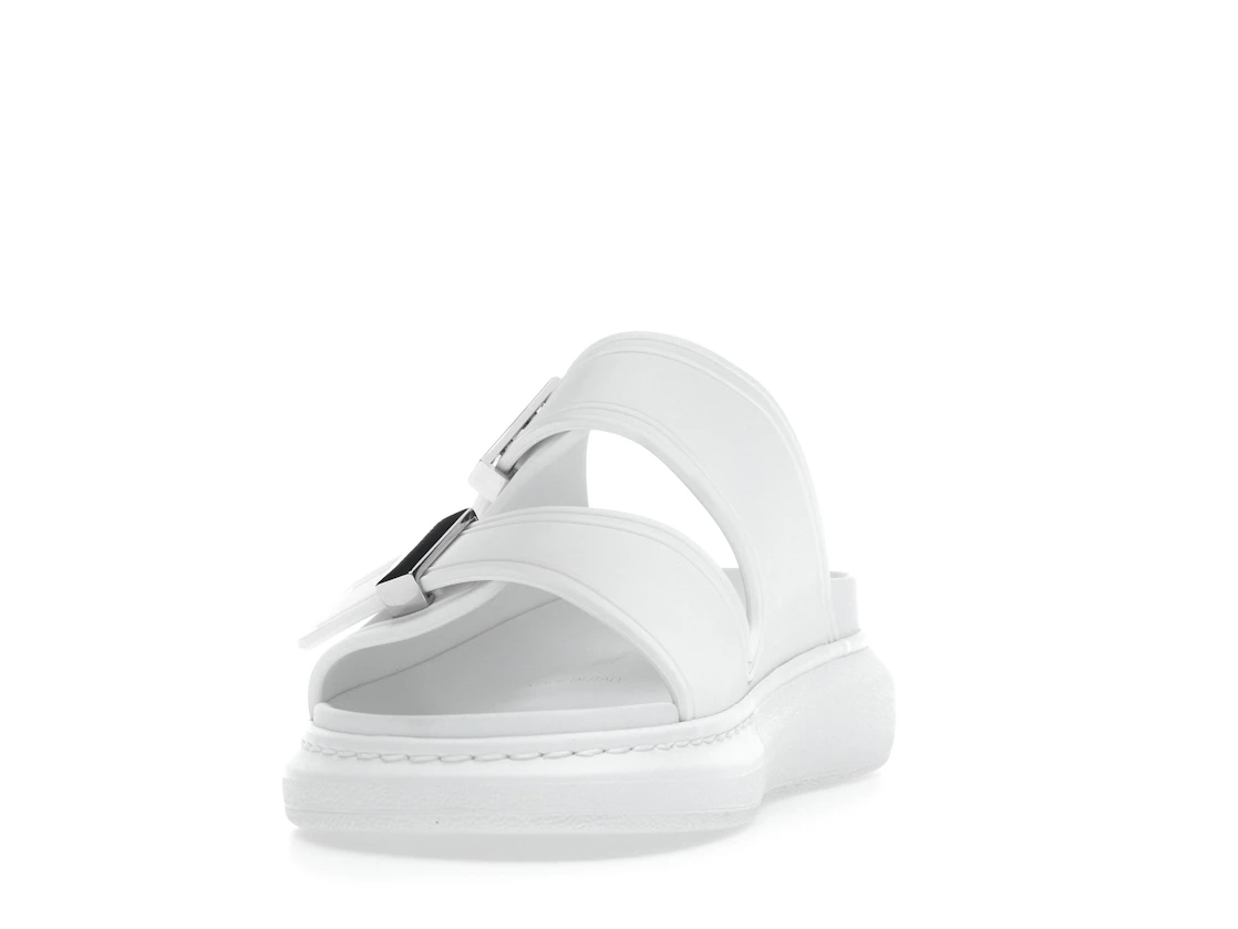 Vue 12 de Alexander McQueen Hybrid Buckled Rubber Sandals White 