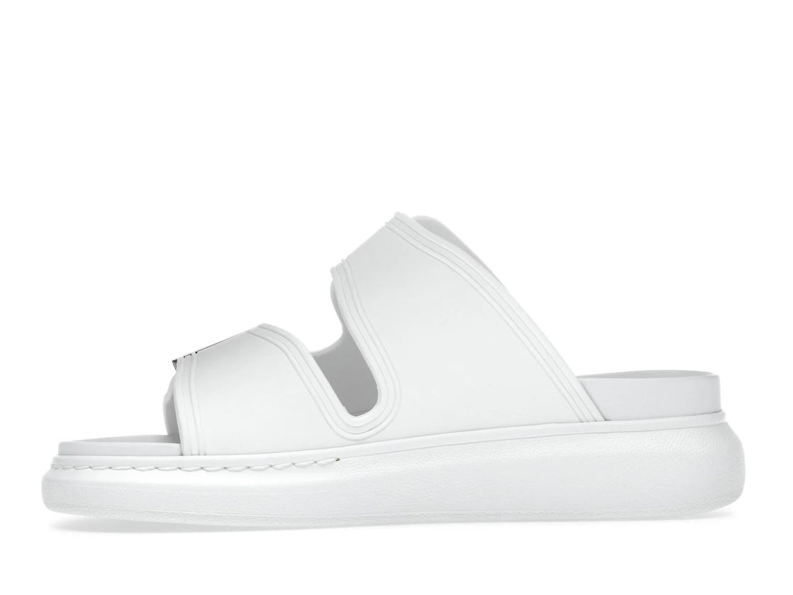 Vue 18 de Alexander McQueen Hybrid Buckled Rubber Sandals White 