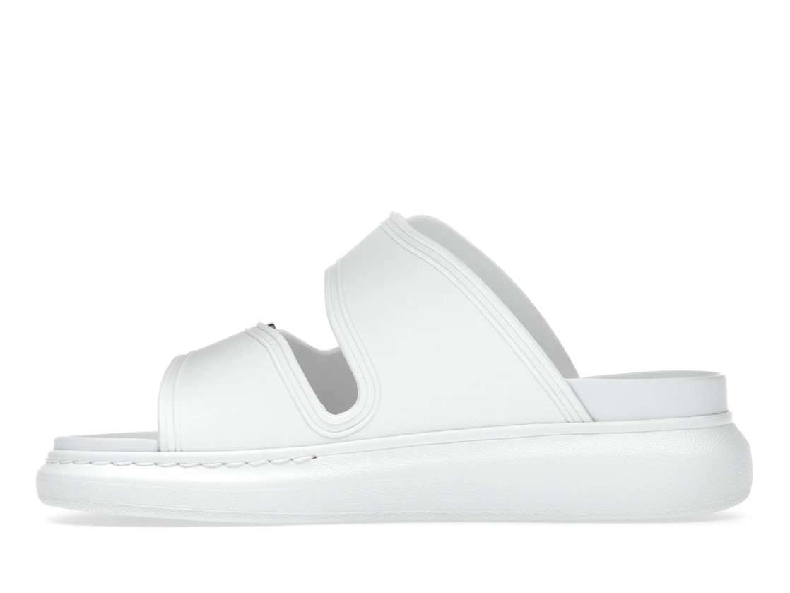 Vue 19 de Alexander McQueen Hybrid Buckled Rubber Sandals White 
