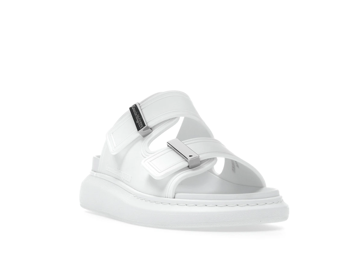 Vue 7 de Alexander McQueen Hybrid Buckled Rubber Sandals White 
