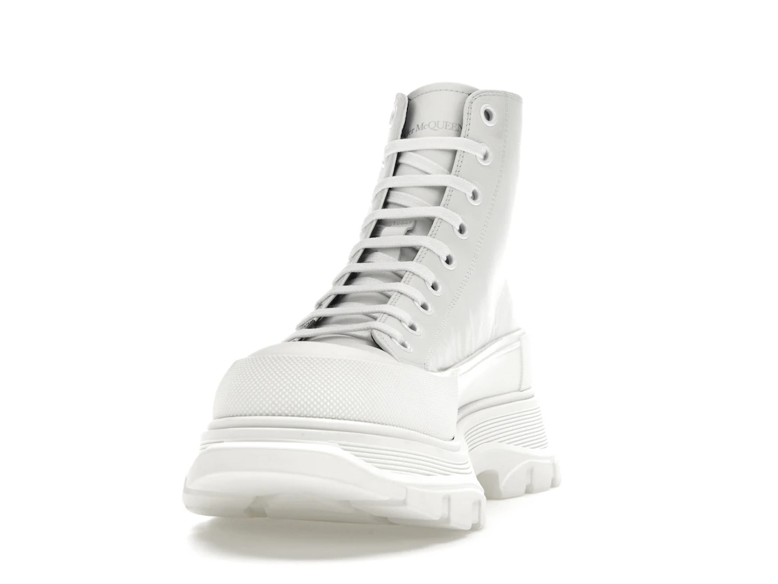 Vue 12 de Alexander McQueen Tread Slick Boot Graffiti Optic White