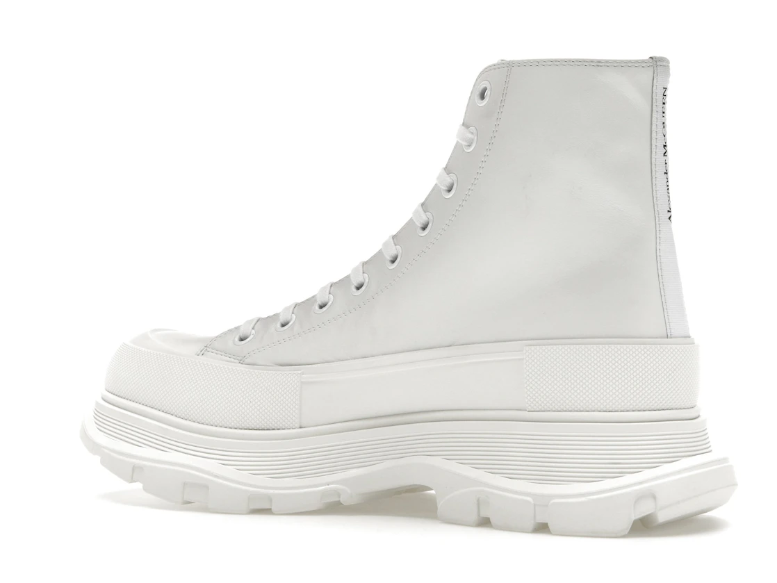 Vue 22 de Alexander McQueen Tread Slick Boot Graffiti Optic White