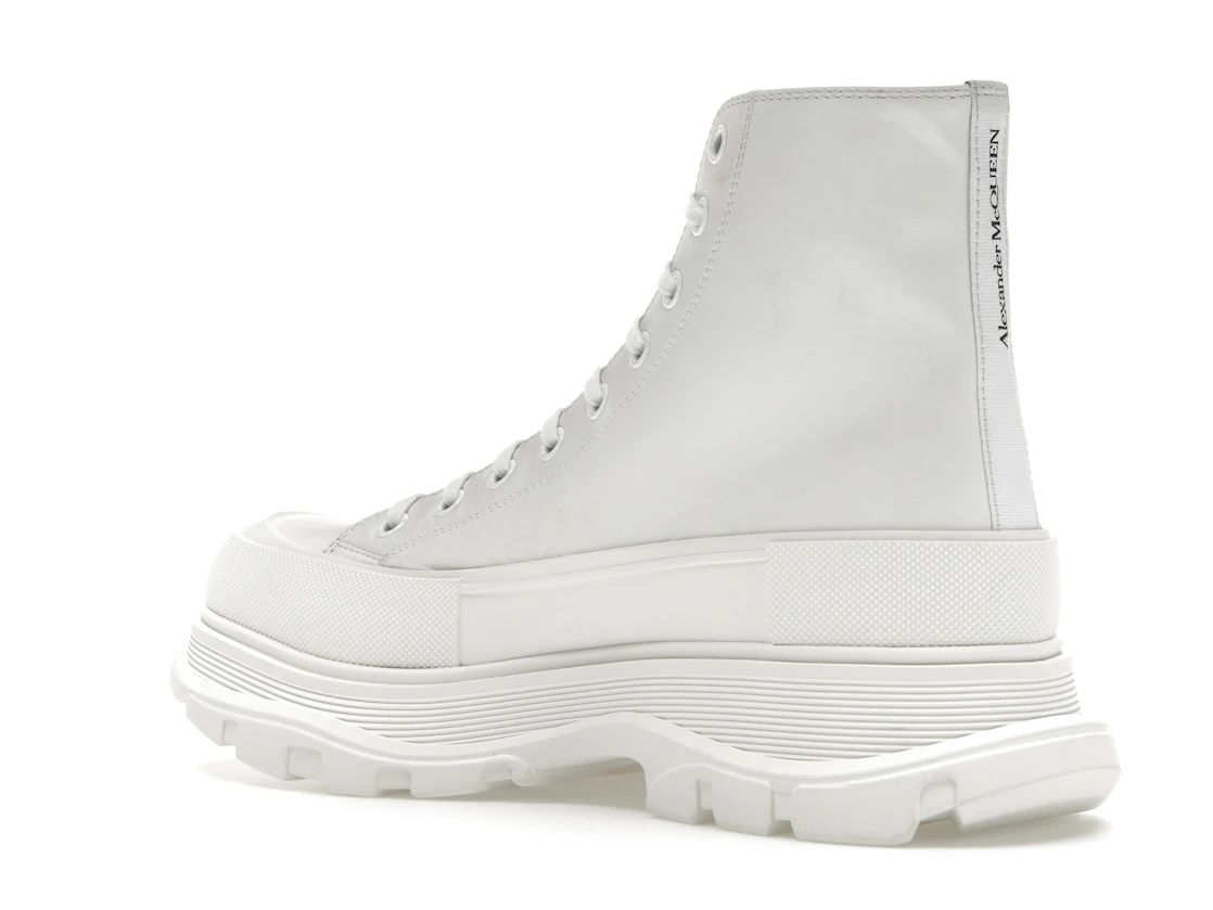 Vue 23 de Alexander McQueen Tread Slick Boot Graffiti Optic White
