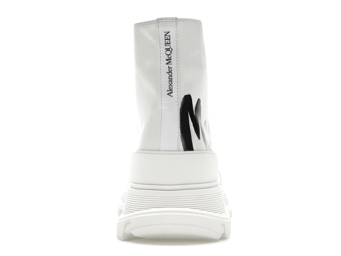Vue 28 de Alexander McQueen Tread Slick Boot Graffiti Optic White