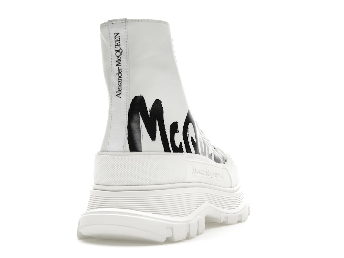 Vue 30 de Alexander McQueen Tread Slick Boot Graffiti Optic White