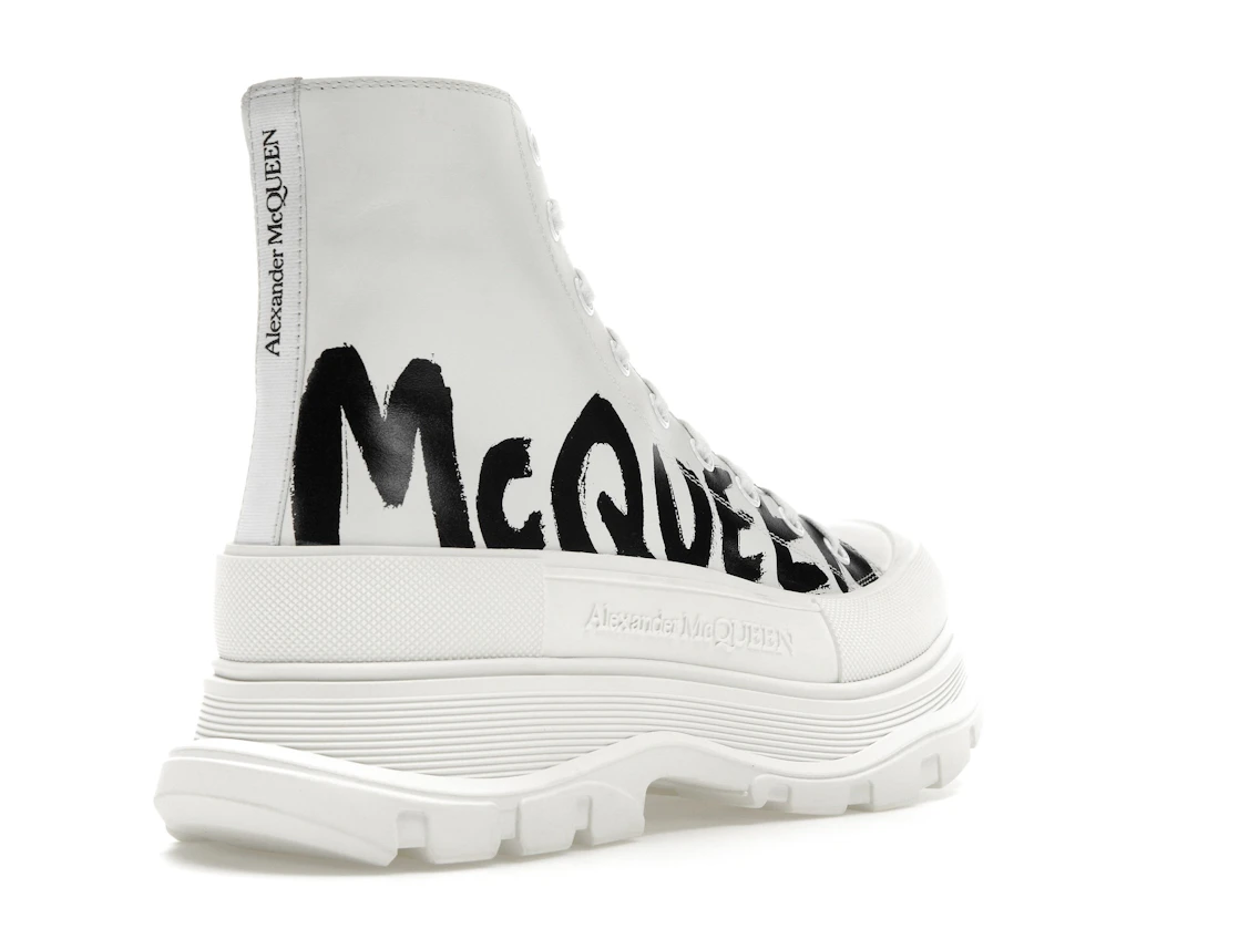 Vue 32 de Alexander McQueen Tread Slick Boot Graffiti Optic White