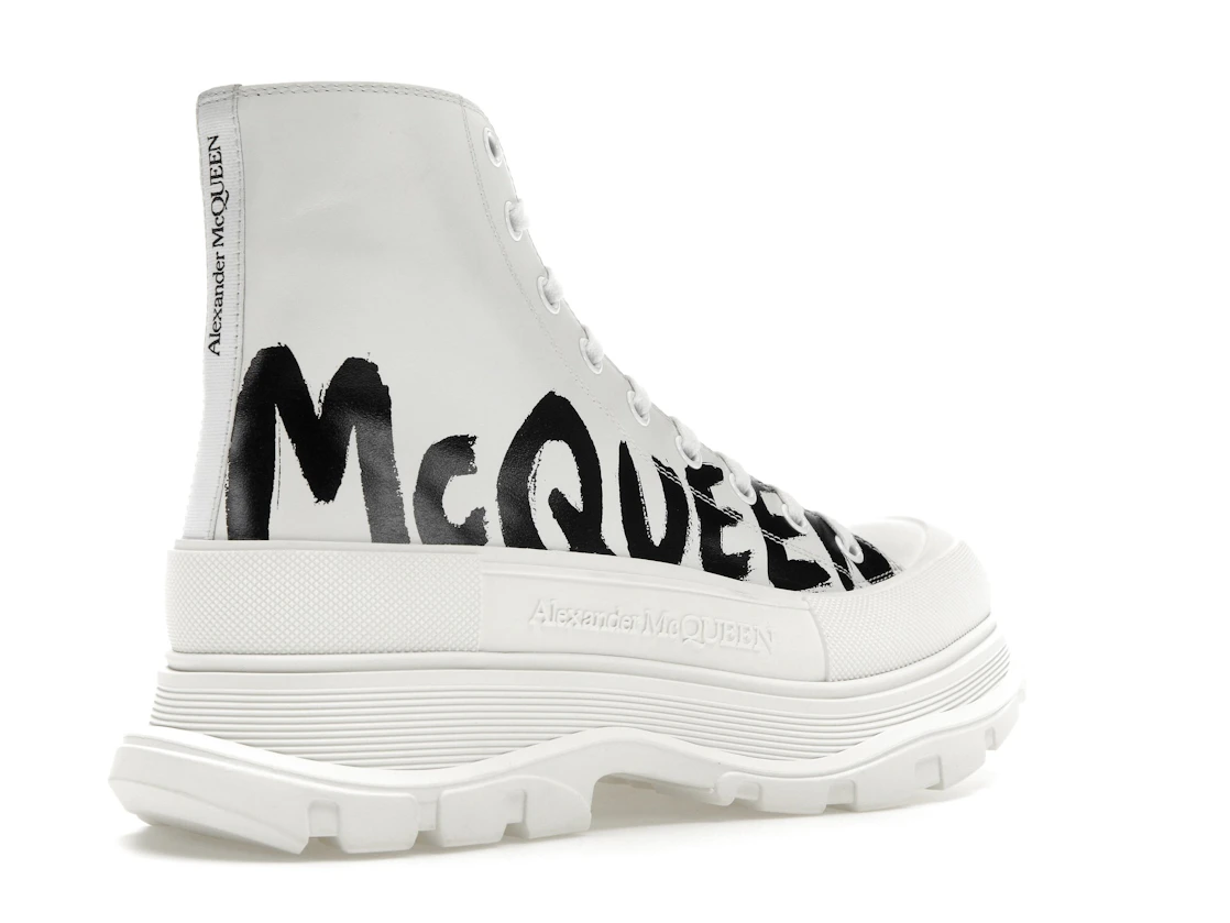 Vue 33 de Alexander McQueen Tread Slick Boot Graffiti Optic White