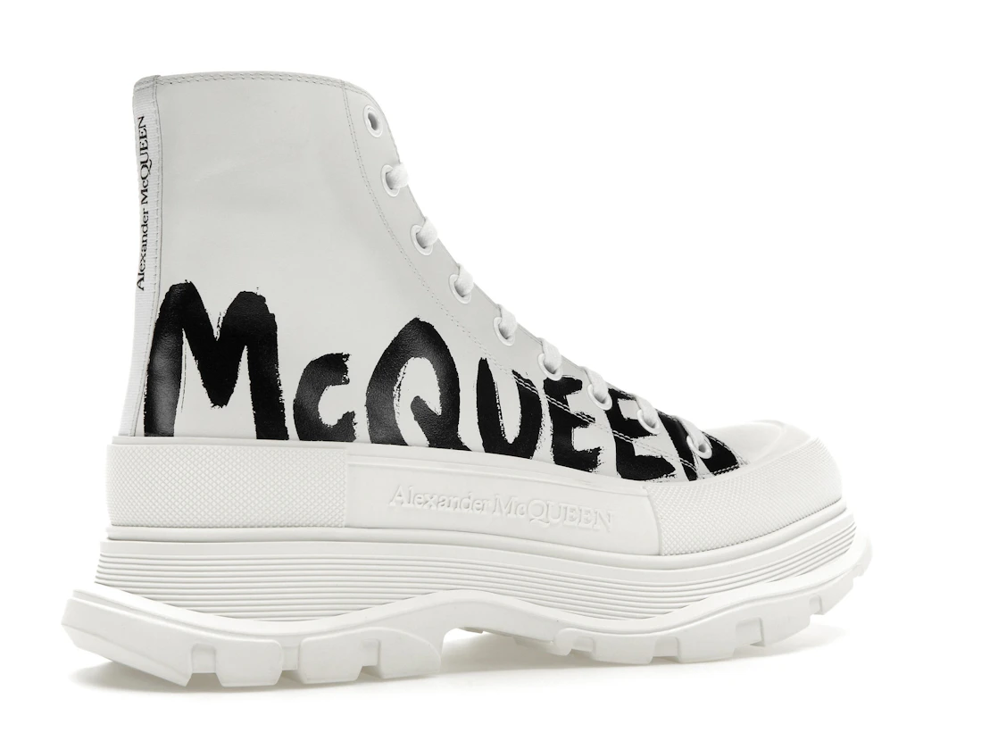 Vue 34 de Alexander McQueen Tread Slick Boot Graffiti Optic White