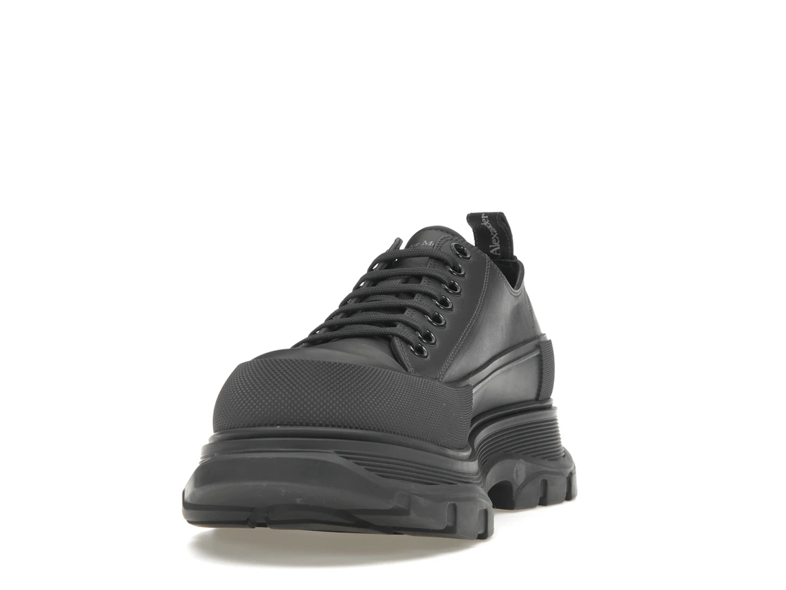 Vue 12 de Alexander McQueen Tread Slick Low Lace Up Leather Grey