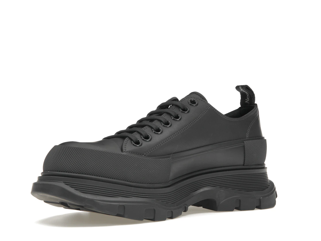 Vue 15 de Alexander McQueen Tread Slick Low Lace Up Leather Grey