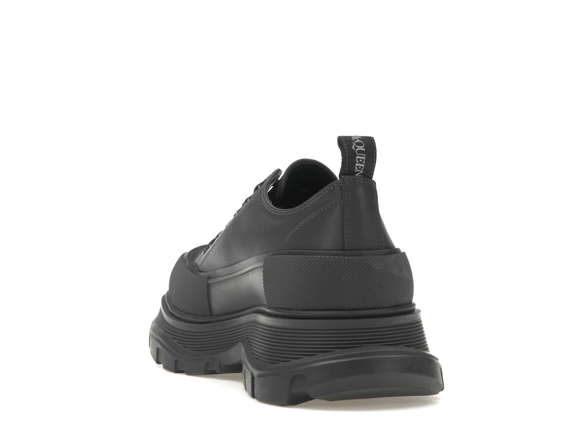 Vue 26 de Alexander McQueen Tread Slick Low Lace Up Leather Grey