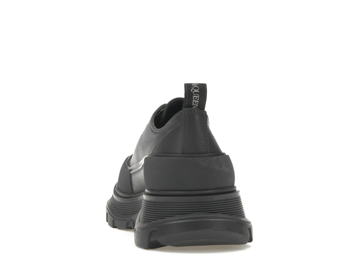 Vue 27 de Alexander McQueen Tread Slick Low Lace Up Leather Grey