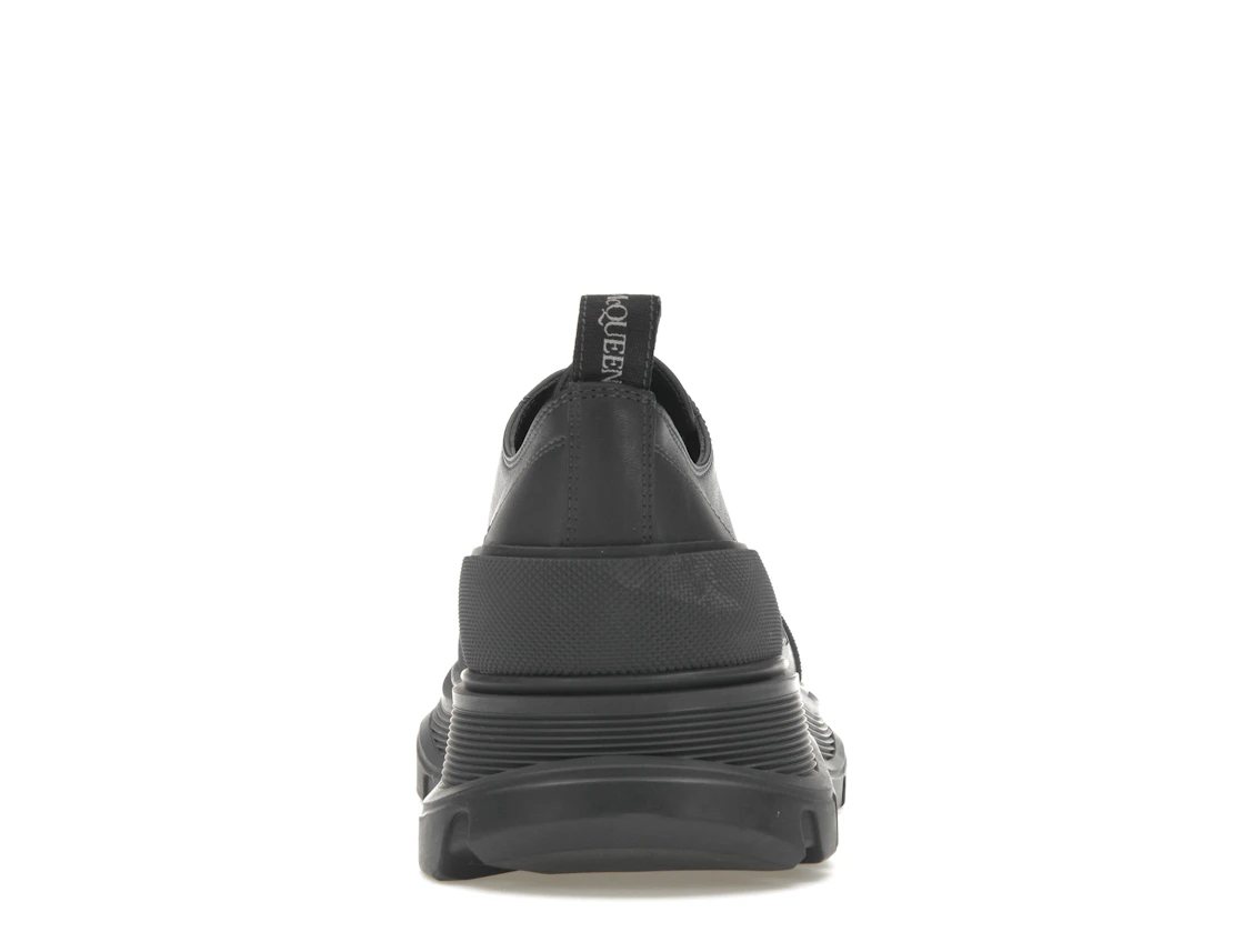 Vue 28 de Alexander McQueen Tread Slick Low Lace Up Leather Grey