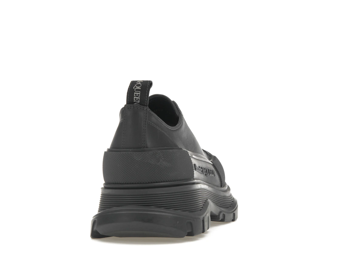 Vue 29 de Alexander McQueen Tread Slick Low Lace Up Leather Grey