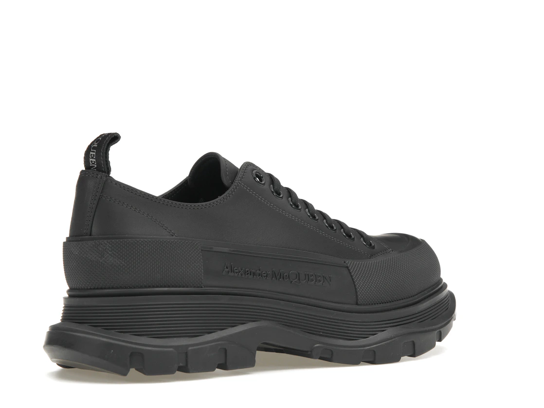 Vue 33 de Alexander McQueen Tread Slick Low Lace Up Leather Grey