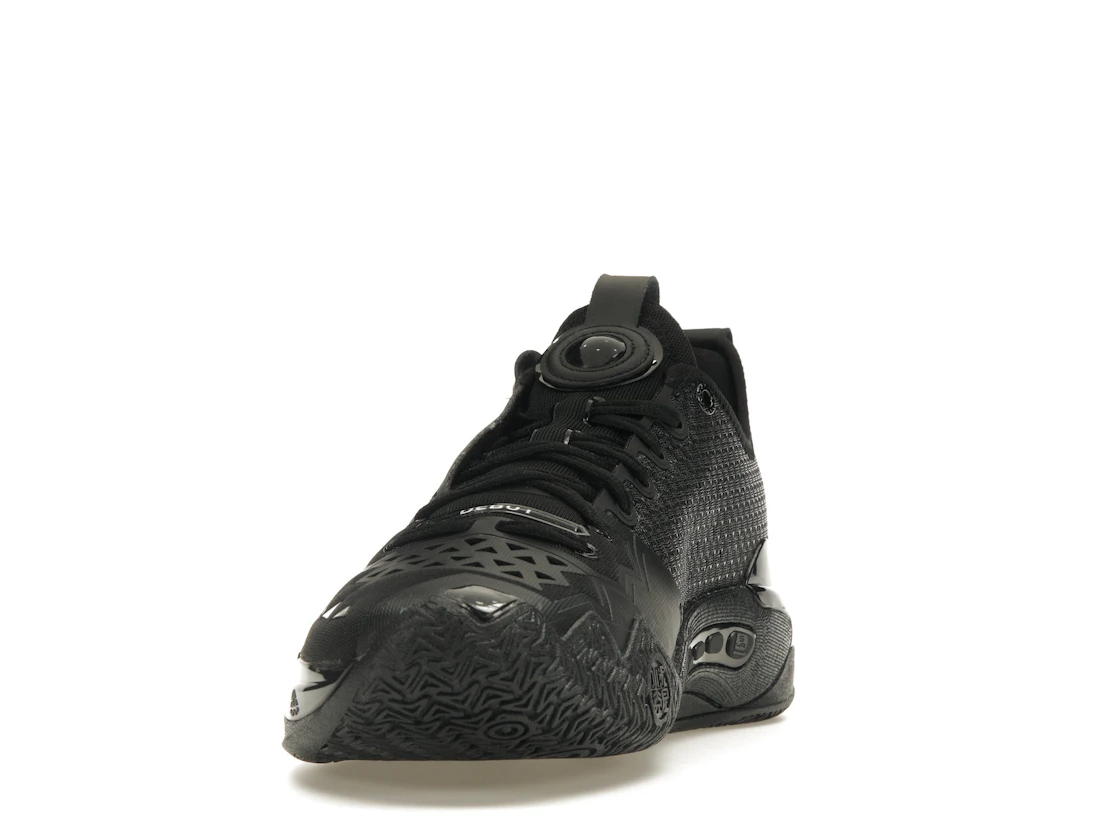 Vue 12 de Anta Shock Wave 5 Pro Kyrie Irving Black Knight