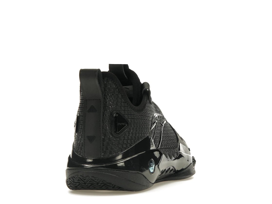 Vue 30 de Anta Shock Wave 5 Pro Kyrie Irving Black Knight