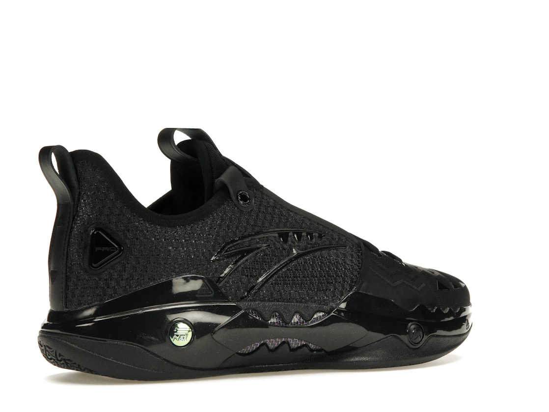 Vue 34 de Anta Shock Wave 5 Pro Kyrie Irving Black Knight