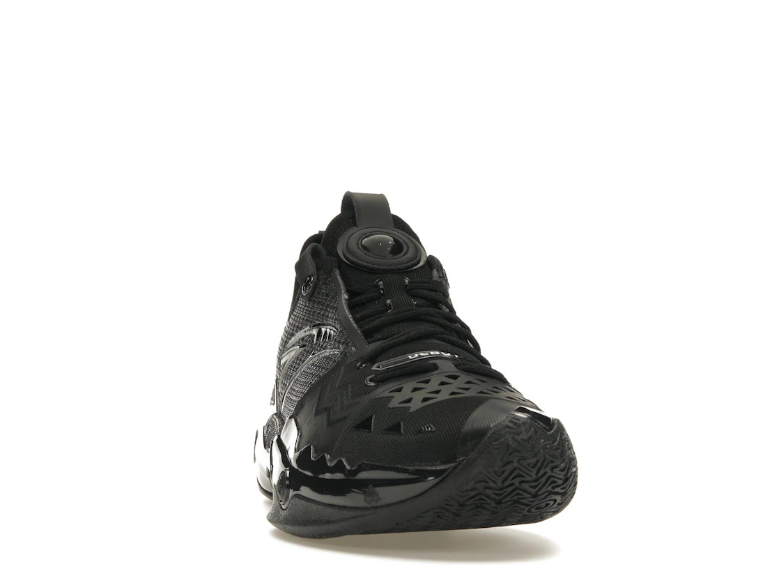 Vue 9 de Anta Shock Wave 5 Pro Kyrie Irving Black Knight