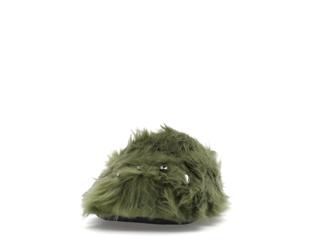 Vue 11 de Bravest Studios Bear Claw Mule Green