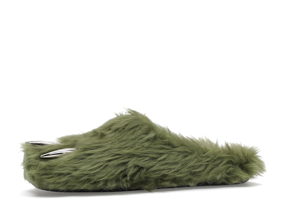 Vue 17 de Bravest Studios Bear Claw Mule Green