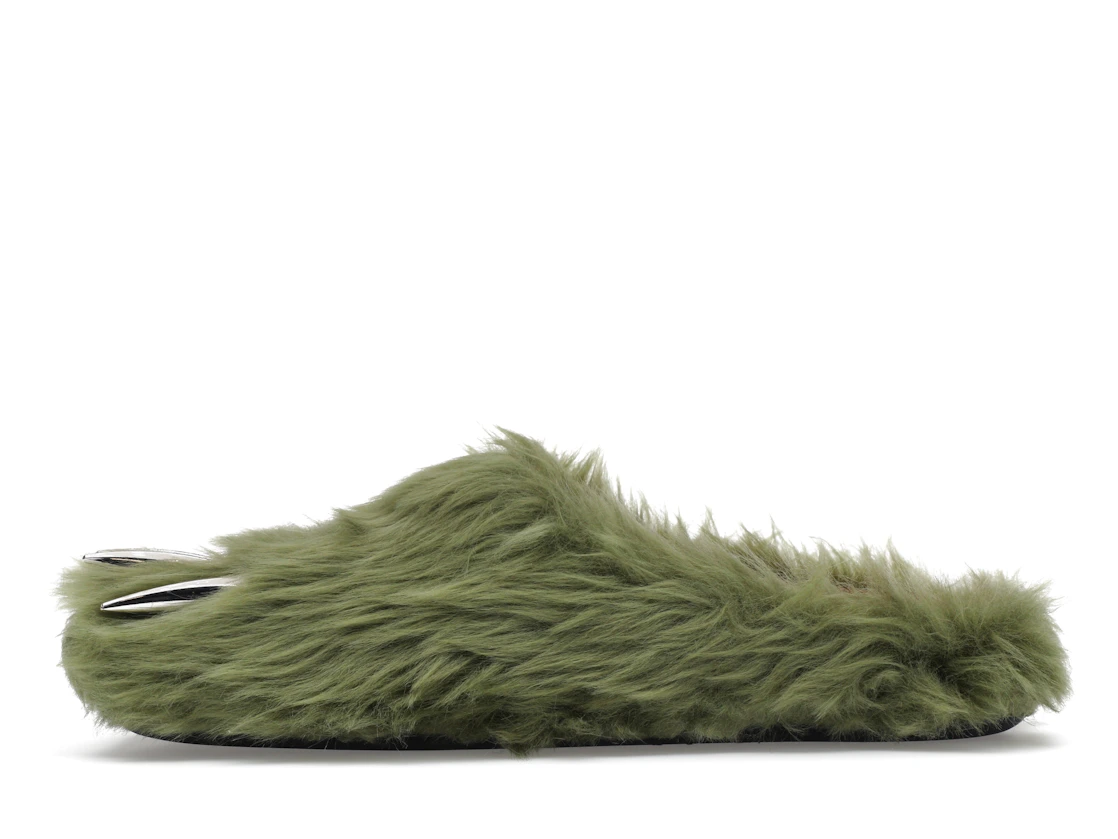 Vue 19 de Bravest Studios Bear Claw Mule Green
