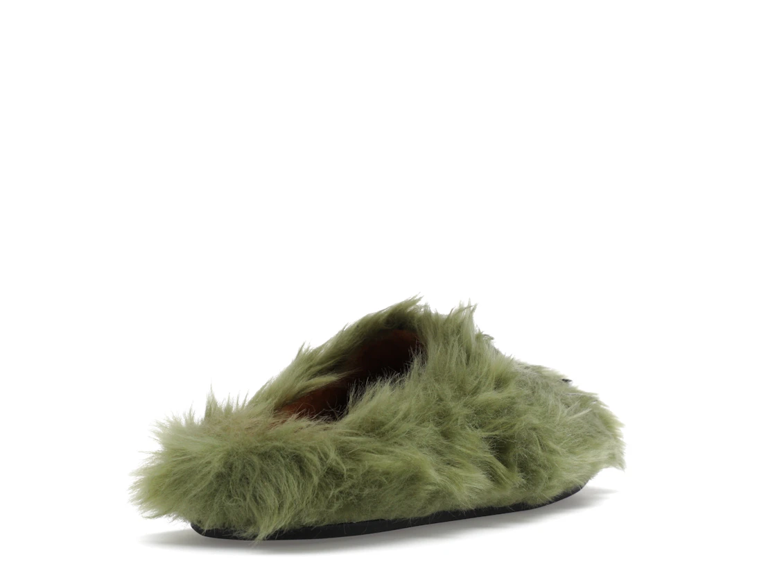 Vue 31 de Bravest Studios Bear Claw Mule Green