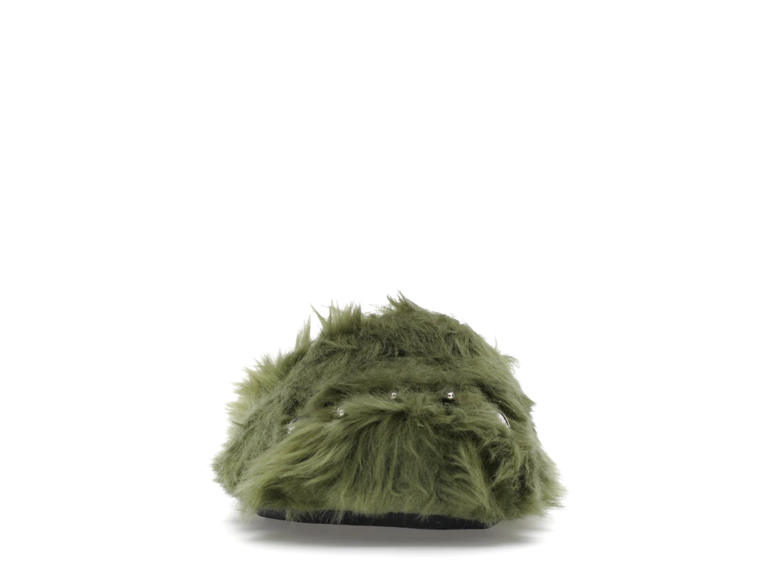 Vue 10 de Bravest Studios Bear Claw Mule Green