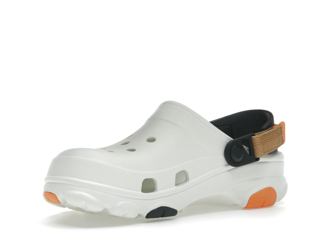 Vue 15 de Crocs Classic All-Terrain Clog White Orange