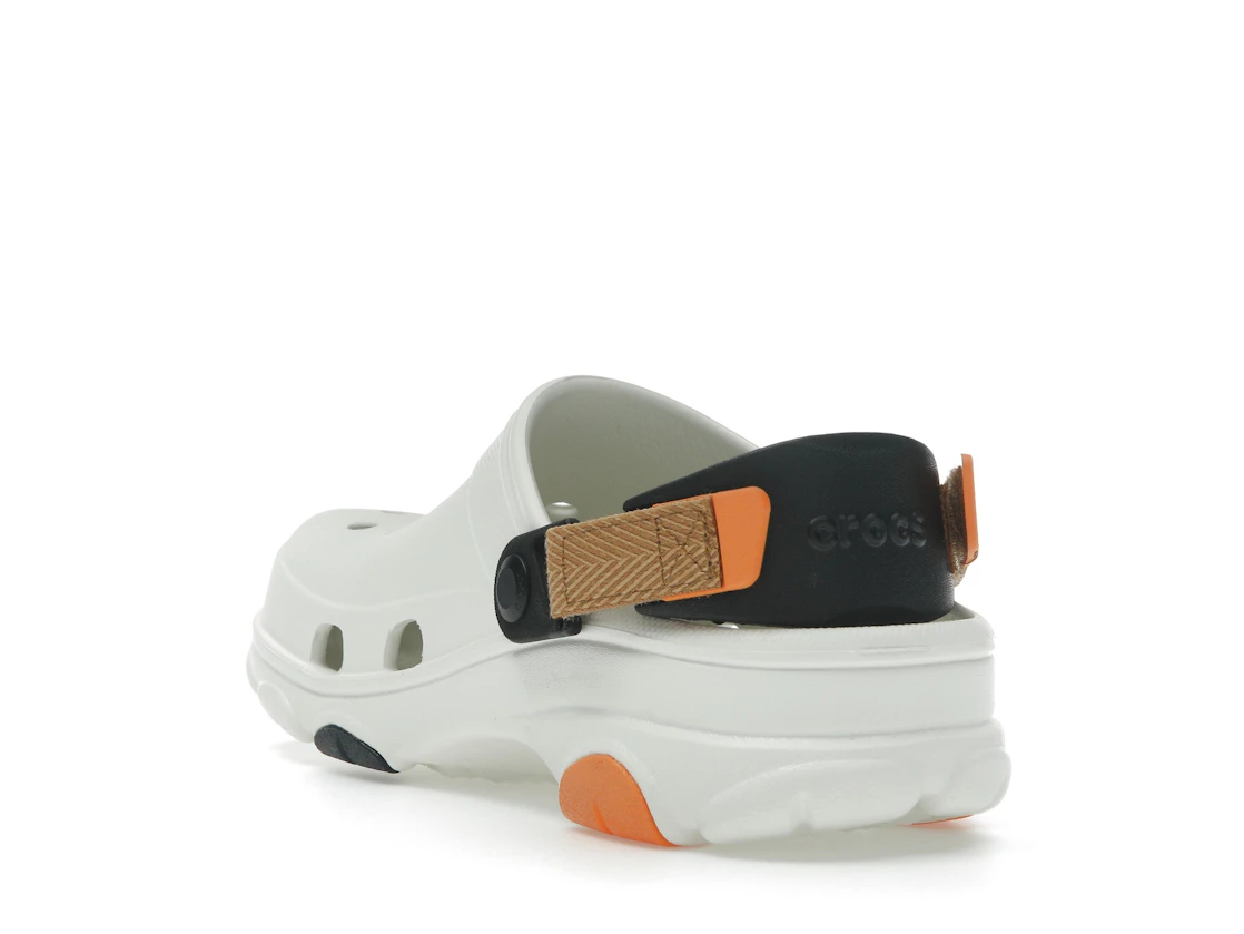 Vue 25 de Crocs Classic All-Terrain Clog White Orange