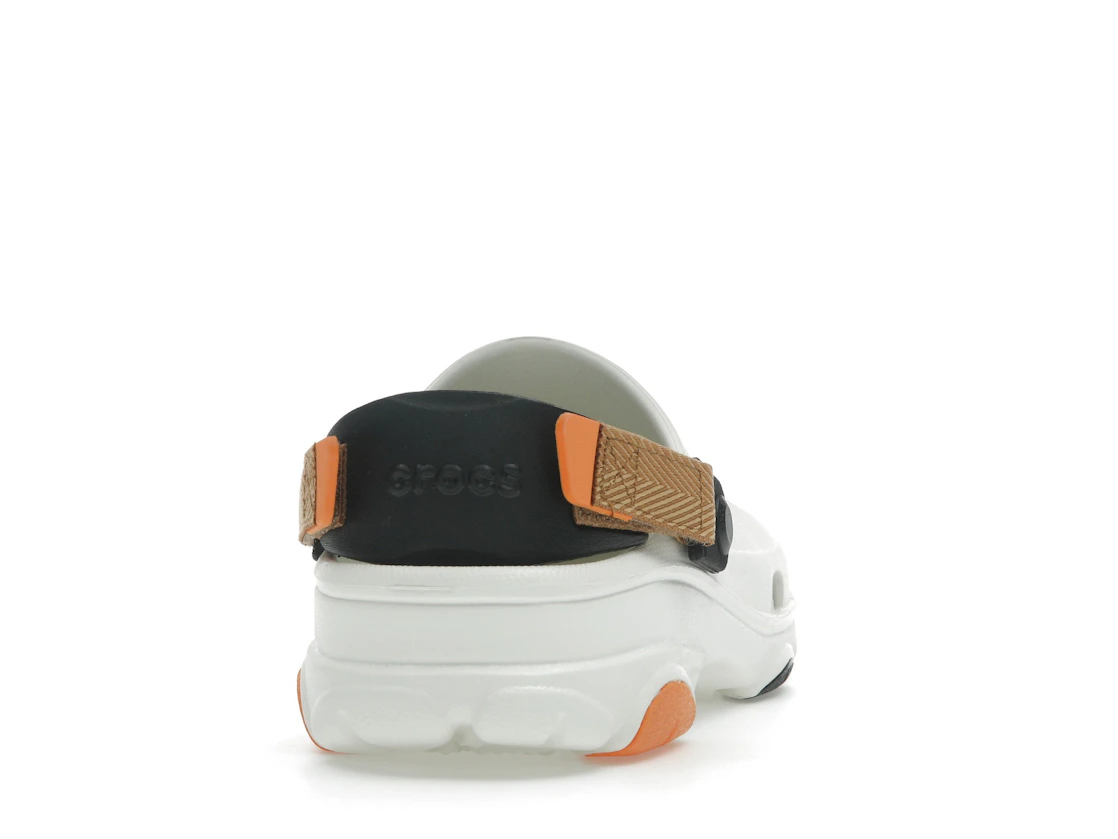 Vue 29 de Crocs Classic All-Terrain Clog White Orange