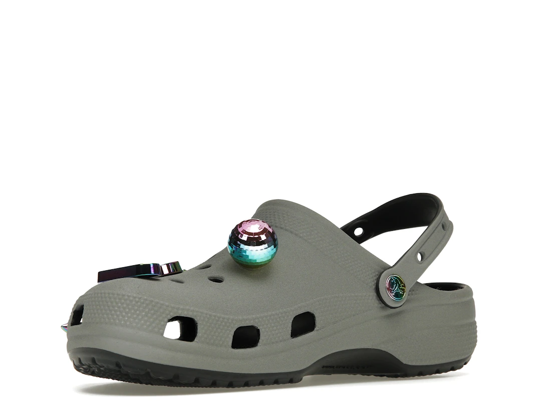 Vue 15 de Crocs Classic Clog Croc Day (2022)