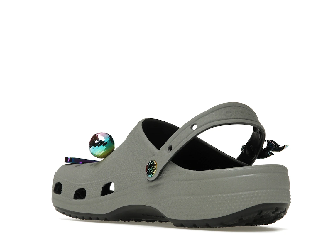 Vue 24 de Crocs Classic Clog Croc Day (2022)