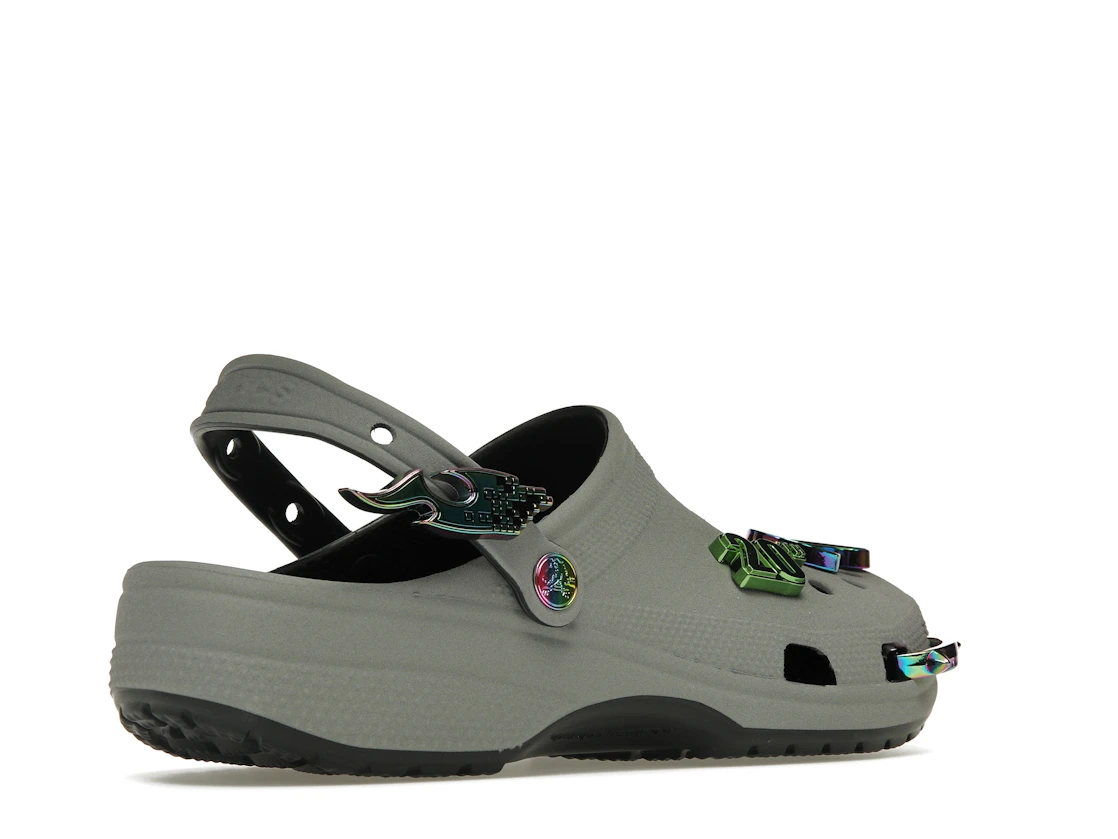 Vue 33 de Crocs Classic Clog Croc Day (2022)