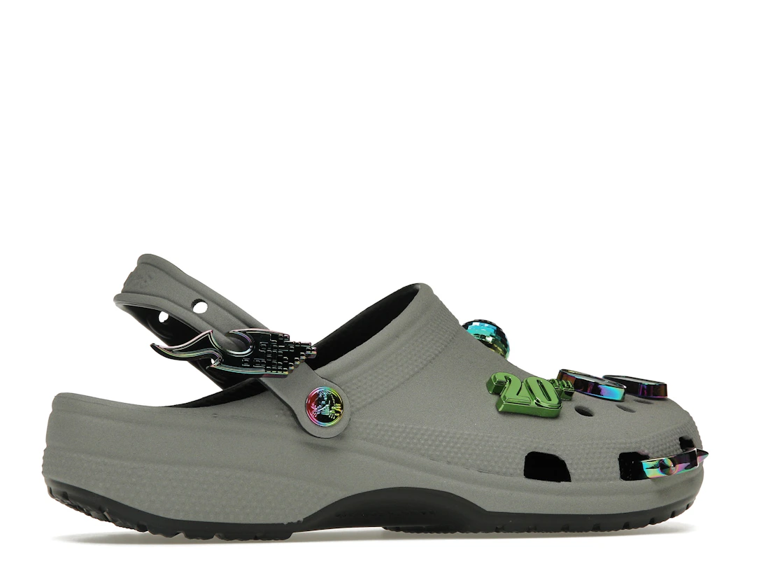 Vue 35 de Crocs Classic Clog Croc Day (2022)