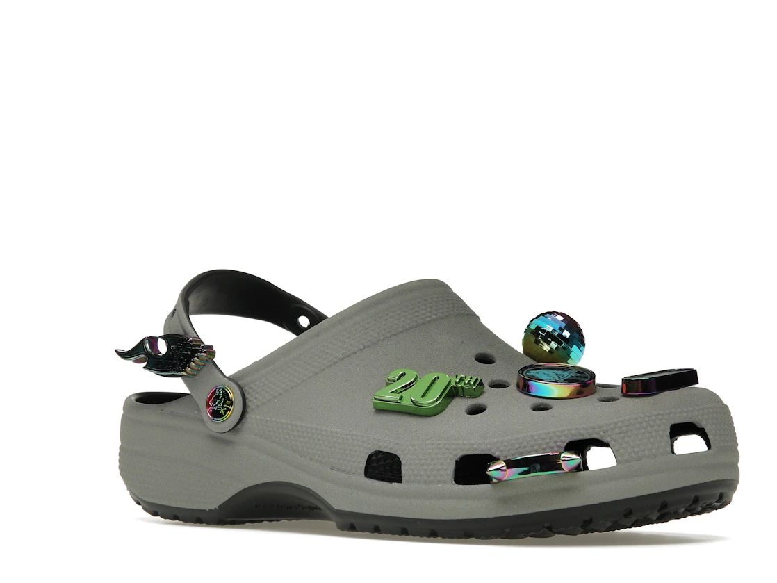 Vue 5 de Crocs Classic Clog Croc Day (2022)