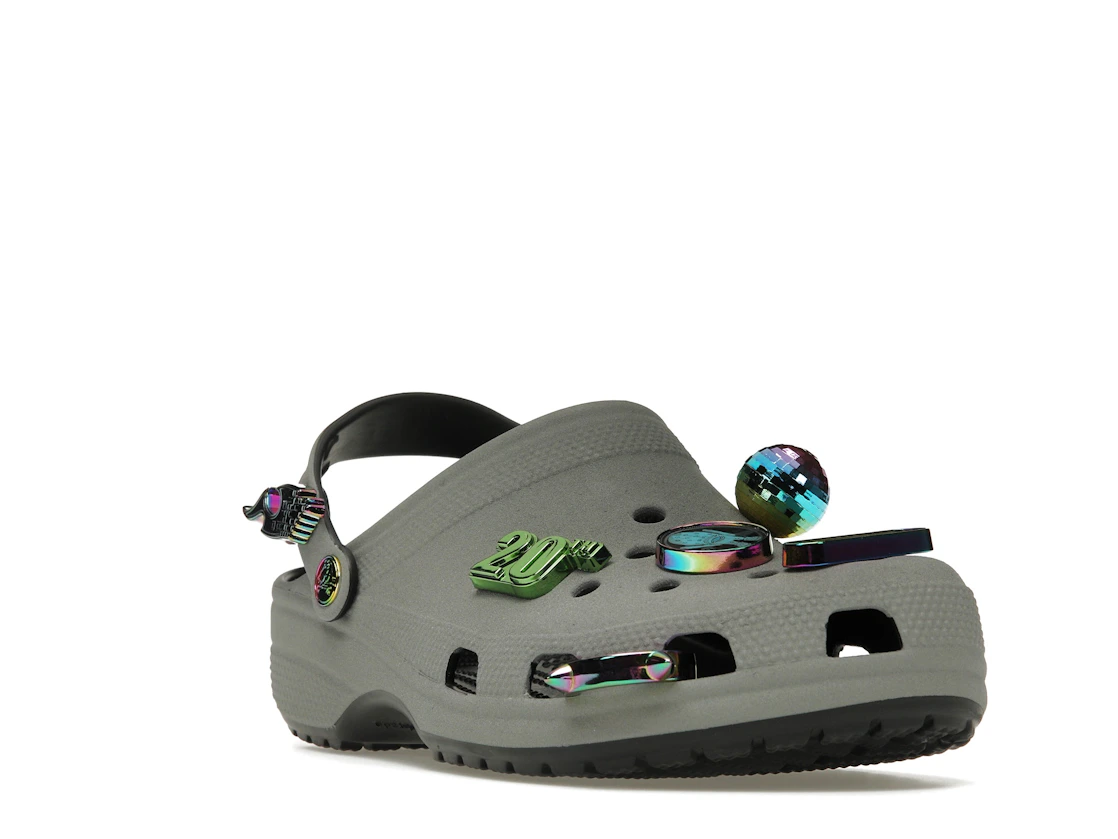 Vue 7 de Crocs Classic Clog Croc Day (2022)