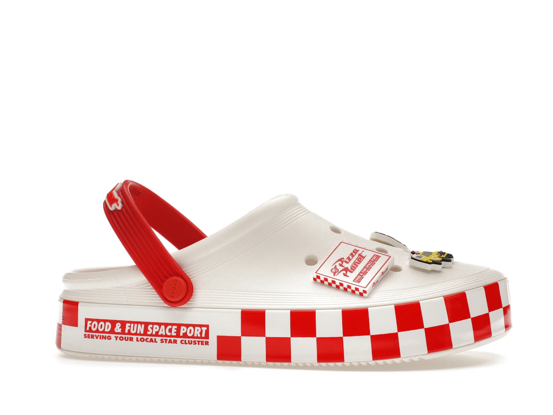 Vue 2 de Crocs Off Court Clog Toy Story Pizza Planet