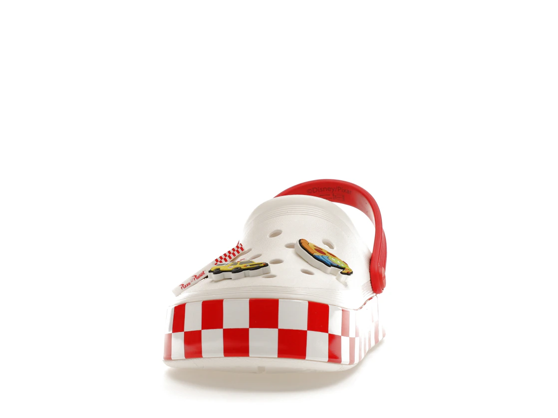 Vue 11 de Crocs Off Court Clog Toy Story Pizza Planet