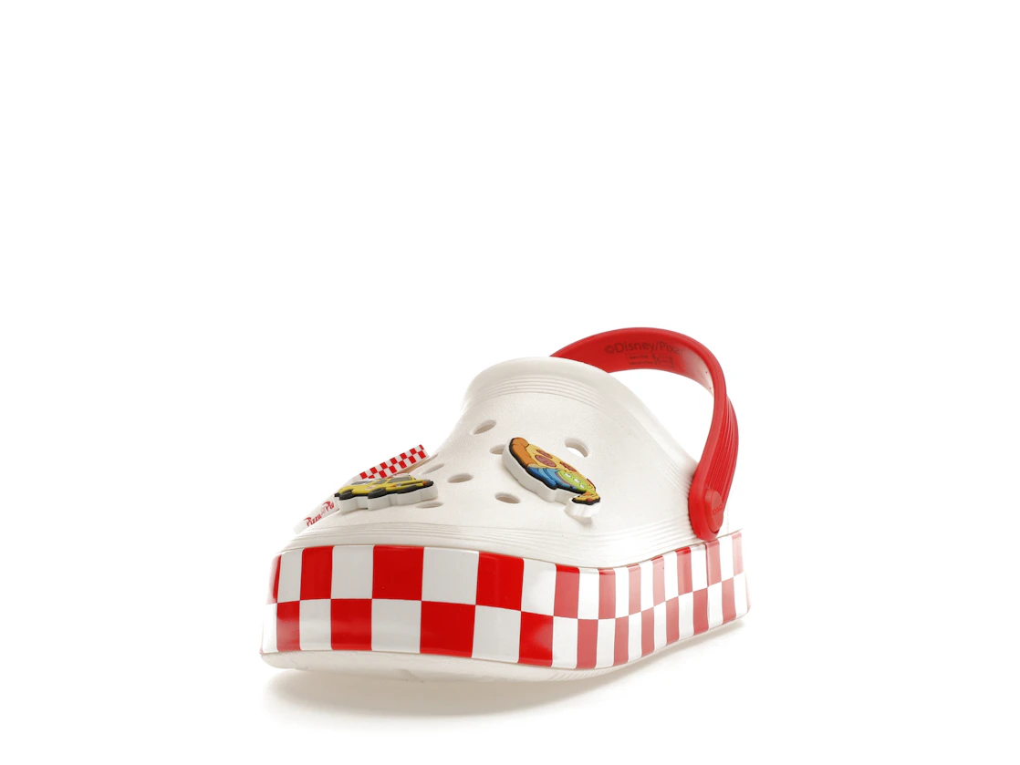 Vue 12 de Crocs Off Court Clog Toy Story Pizza Planet