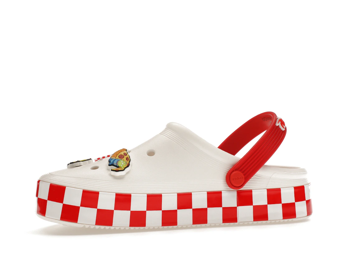 Vue 17 de Crocs Off Court Clog Toy Story Pizza Planet