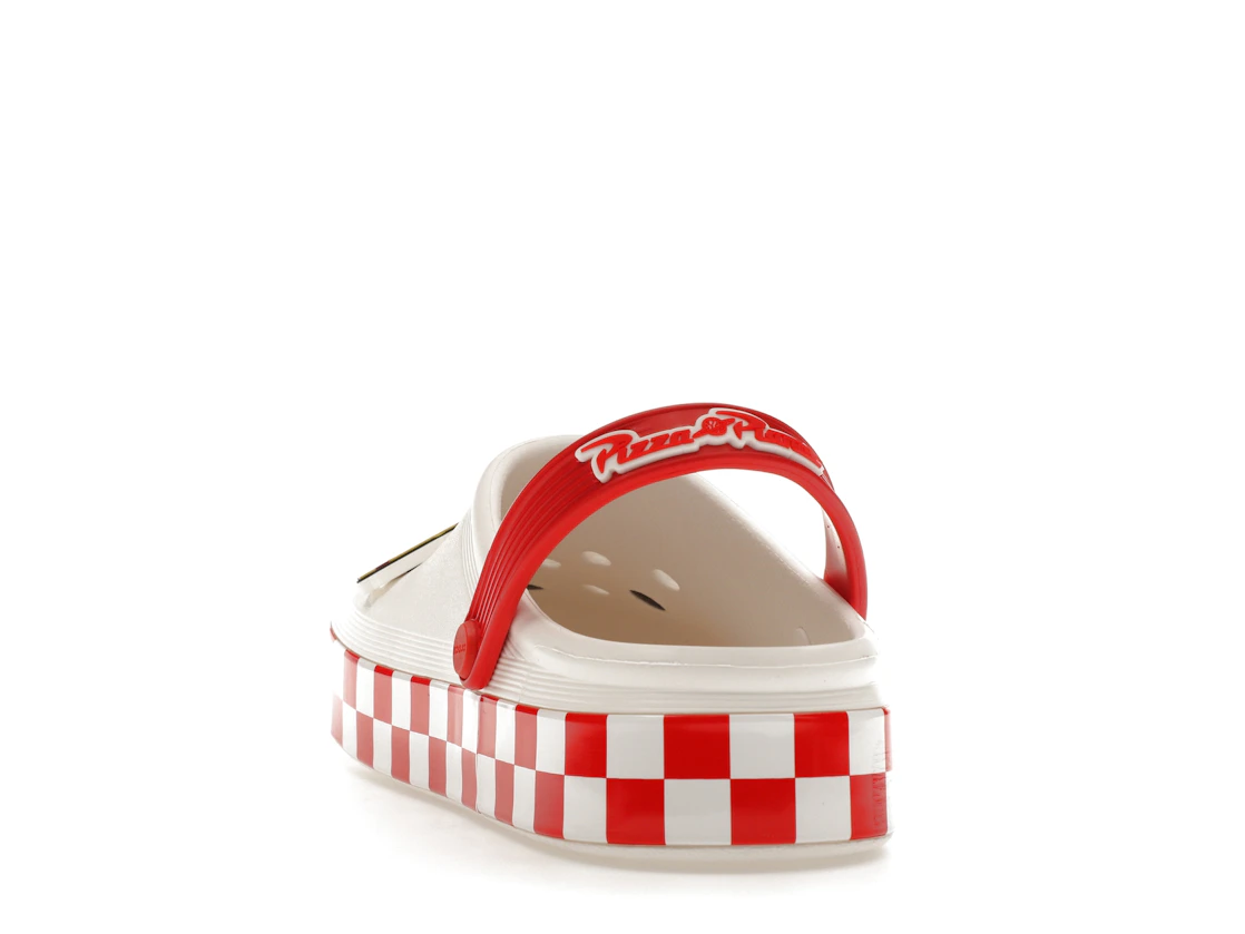 Vue 26 de Crocs Off Court Clog Toy Story Pizza Planet