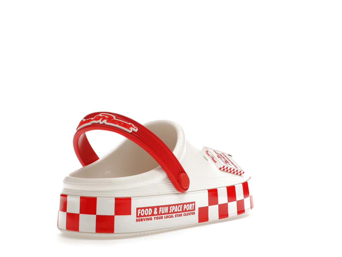 Vue 31 de Crocs Off Court Clog Toy Story Pizza Planet