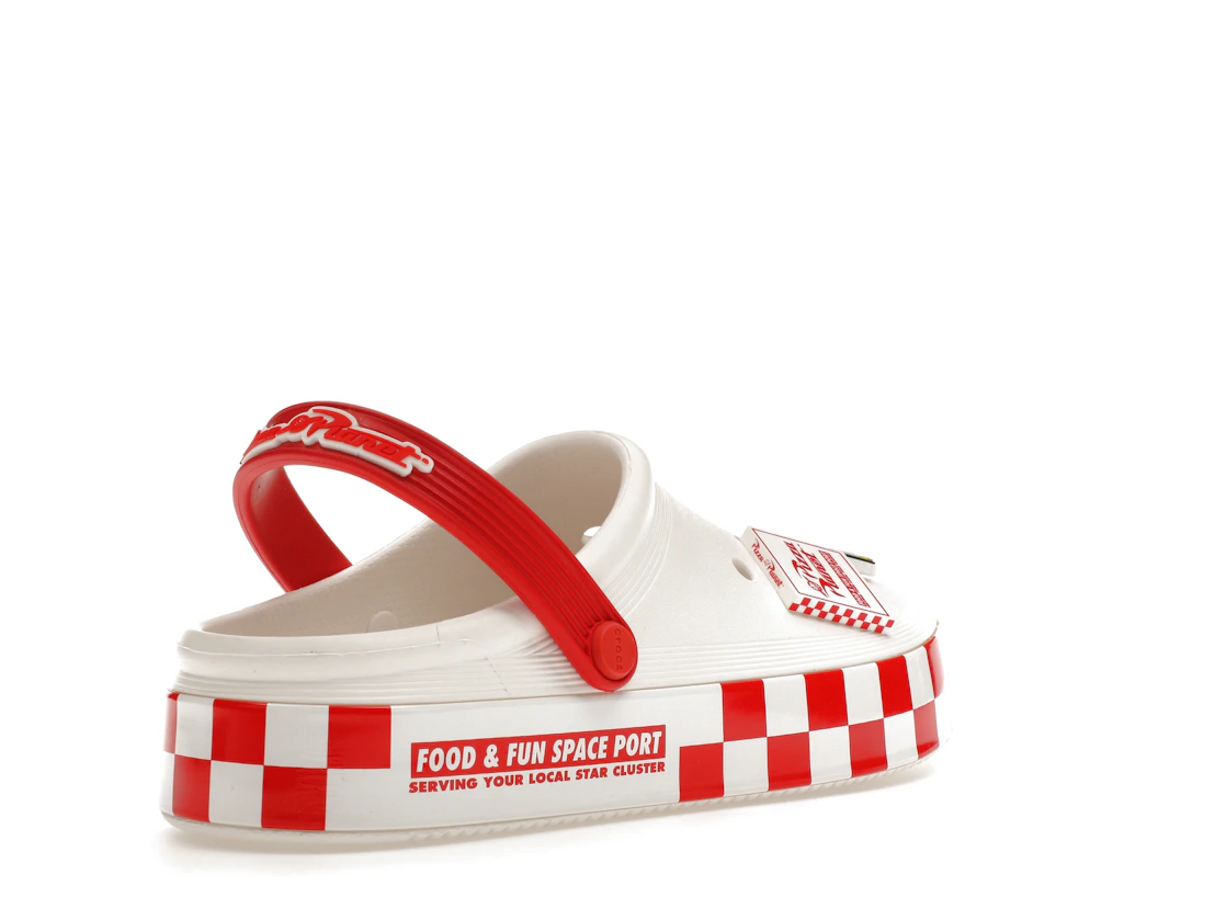 Vue 32 de Crocs Off Court Clog Toy Story Pizza Planet