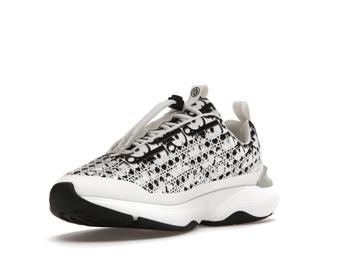 Vue 14 de Dior B24 Oblique Cannage Motif White