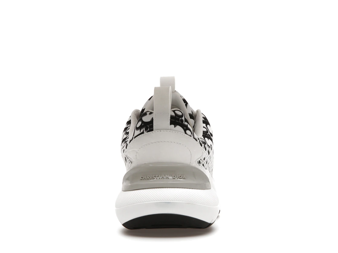Vue 28 de Dior B24 Oblique Cannage Motif White